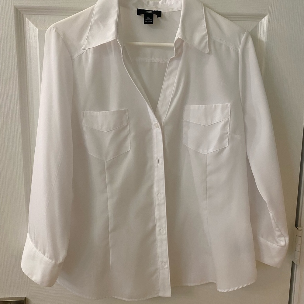 Iz Byer Women's Classic White Button Down Shirt
